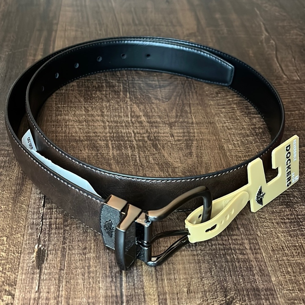 Dockers reversible leather belt NWT